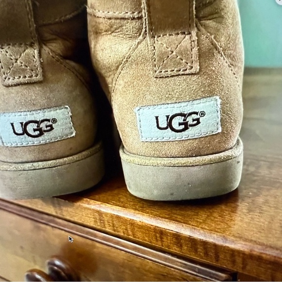 UGG Bethany  Light Brown Suede ankle boots women’s 7 winter lace up - Picture 2 of 8